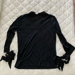 Hermès black v neck knit w/ sleeve ties size XS 38
